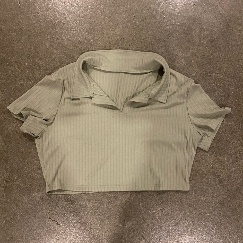 NWOT Shein Collared Crop Top